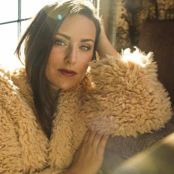 Meet your Posher, Amanda - Picture 1 of 1